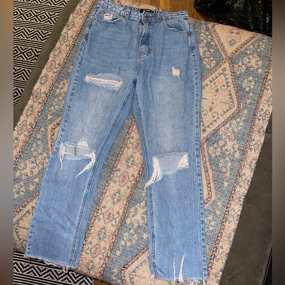 Missguided Denim - Distressed mom jeans